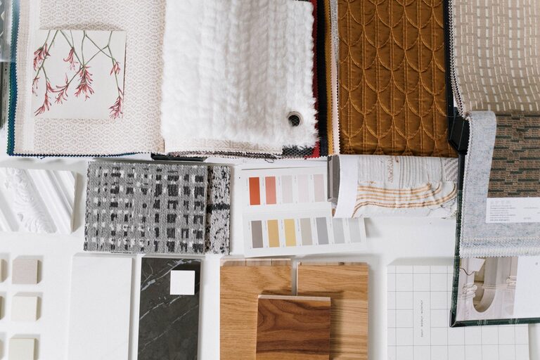 Ghid practic pentru alegerea textilelor potrivite în living